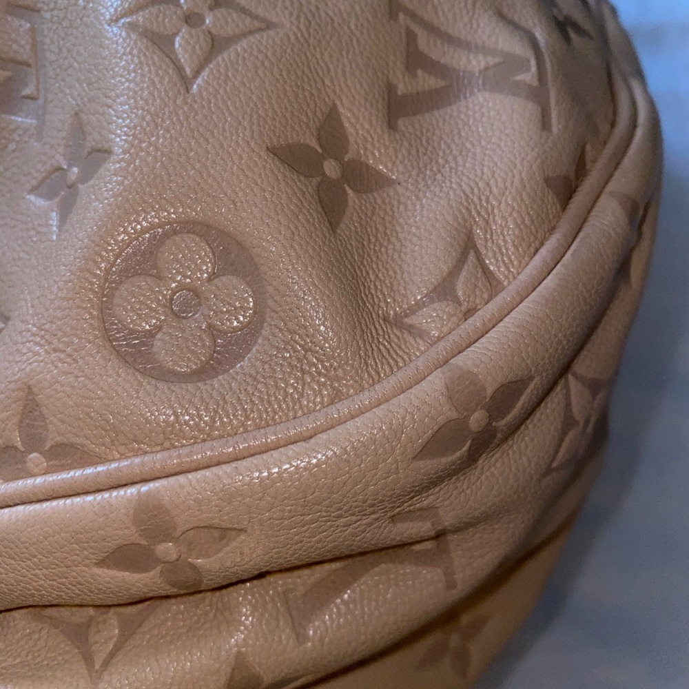Louis Vuitton Underground Messenger - Picture 12 of 14